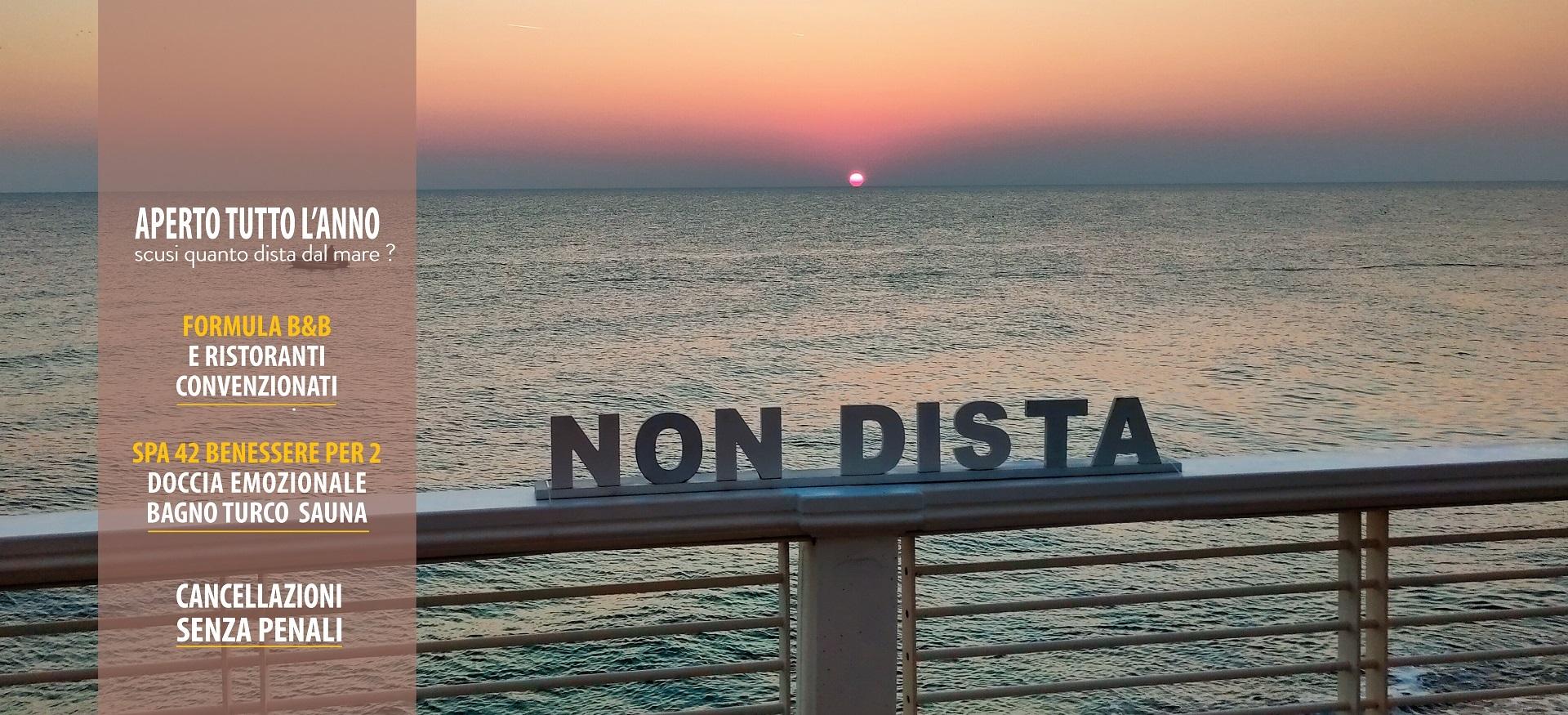 Hotel aperto tutto l'anno, direttamente sul mare, con benessere e ristoranti convenzionati.